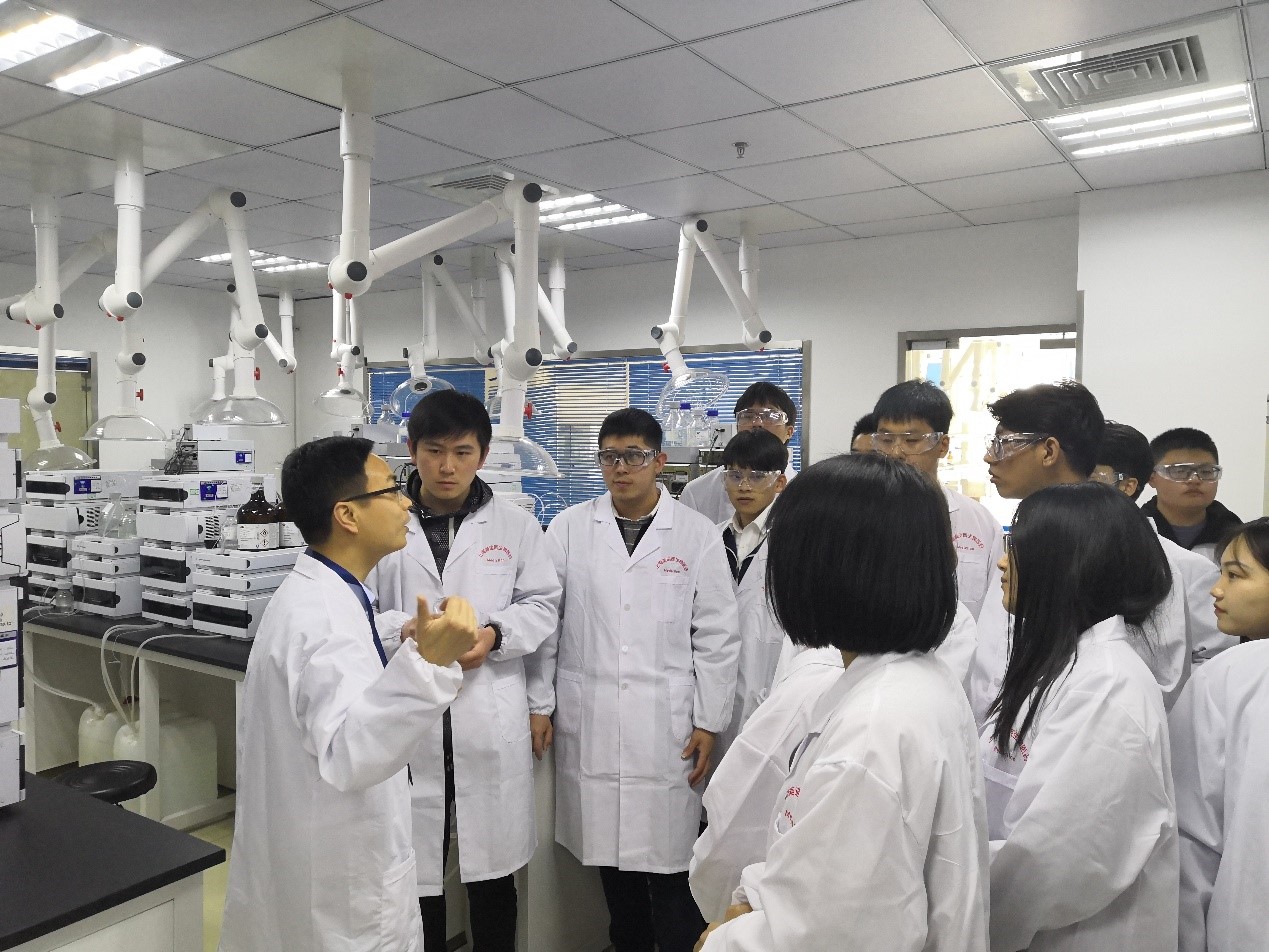 走进不朽情缘mg官网，与学子共话成长