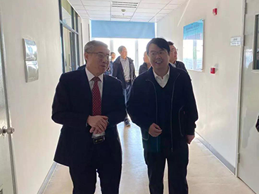 浦东新区管小军副区长一行10余人莅临不朽情缘mg官网现场调研CRO市场及公司业态