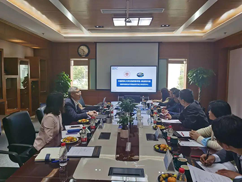 不朽情缘mg官网首席执行官陈春麟博士，商务发展部副总裁蔡金娜博士等人热情接待了金能明书记一行。